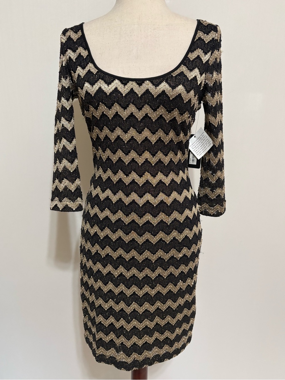 Guess Metallic Gold Chevron Knit Scoop Neck Sheath Dress Size 6 New With Tag